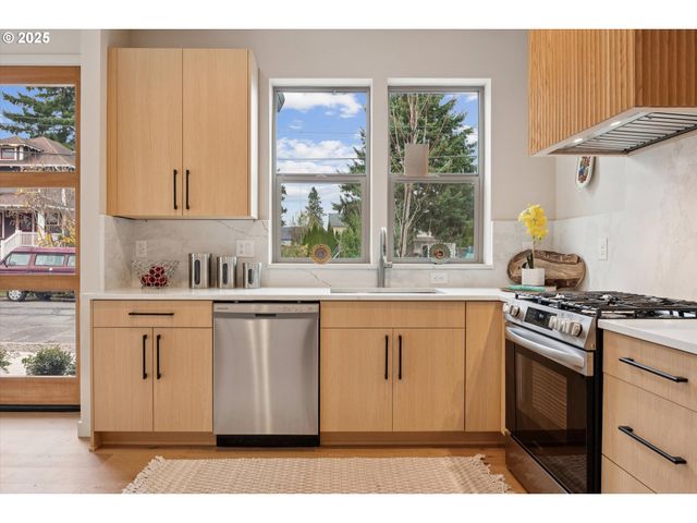 4834 Ne 9TH Ave 4838, Portland, OR 97211