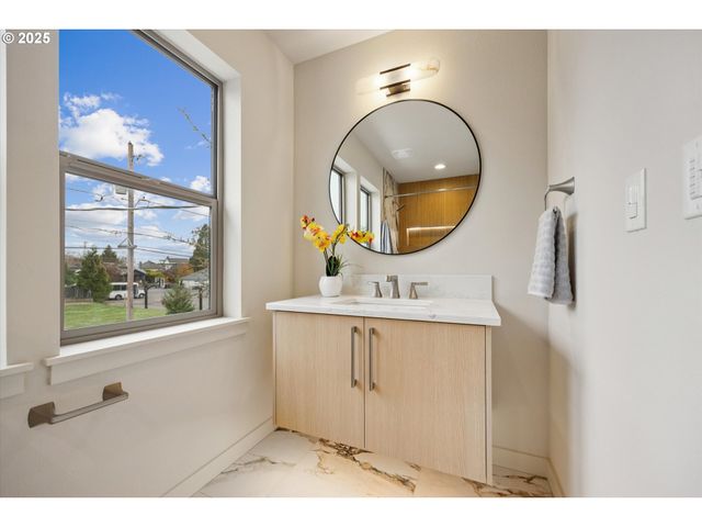 4834 Ne 9TH Ave 4838, Portland, OR 97211