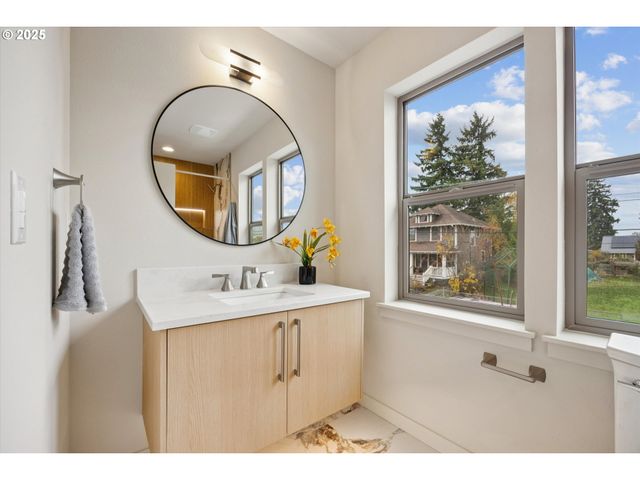 4834 Ne 9TH Ave 4838, Portland, OR 97211