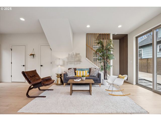 4834 Ne 9TH Ave 4838, Portland, OR 97211