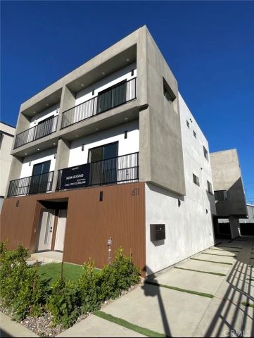 611 W 41st Place, Los Angeles, CA 90037