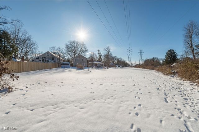 628 Lindbergh Boulevard, Berea, OH 44017