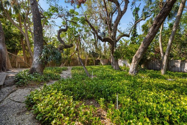 5112 JUNGLE PLUM ROAD, Sarasota, FL 34242
