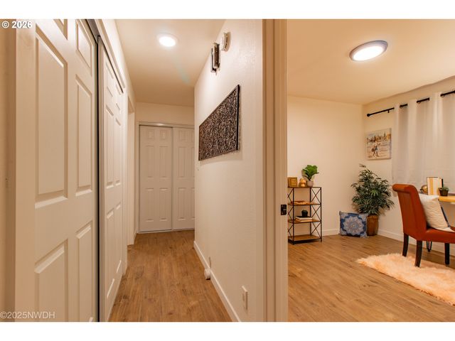 1682 HEMLOCK St, Eugene, OR 97404