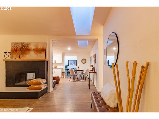 1682 HEMLOCK St, Eugene, OR 97404