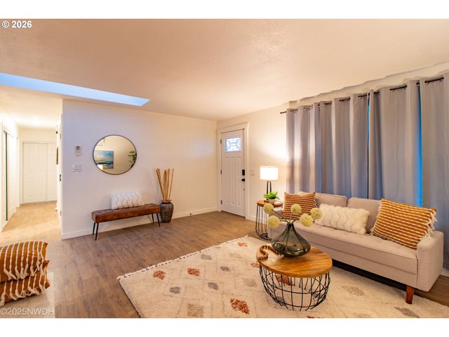 1682 HEMLOCK St, Eugene, OR 97404