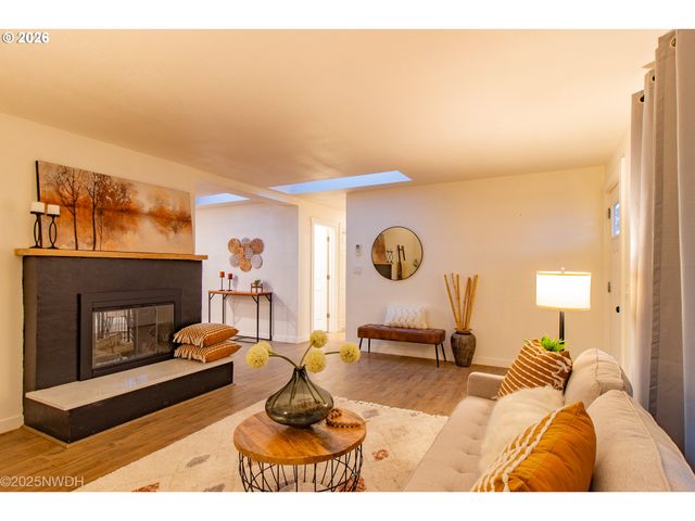 1682 HEMLOCK St, Eugene, OR 97404