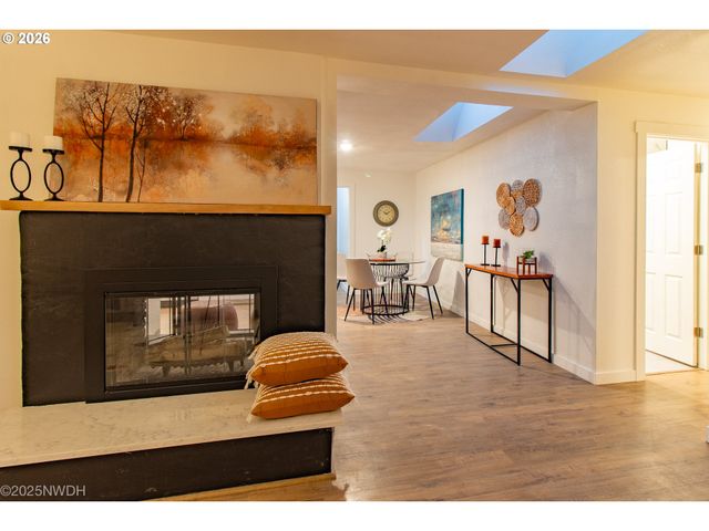 1682 HEMLOCK St, Eugene, OR 97404