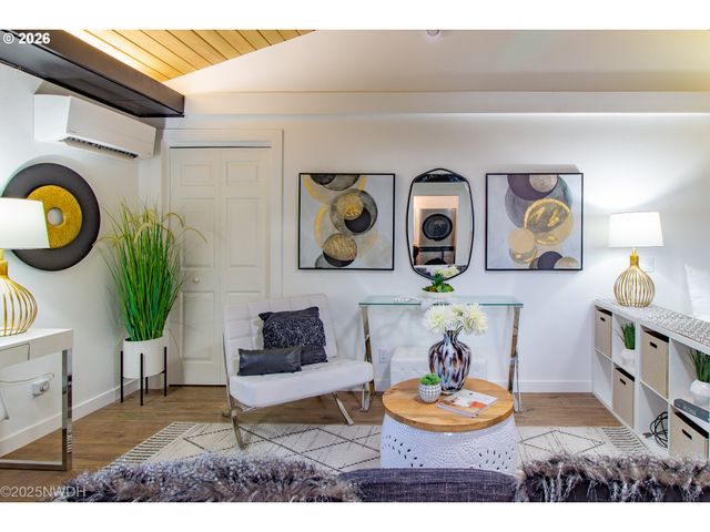 1682 HEMLOCK St, Eugene, OR 97404