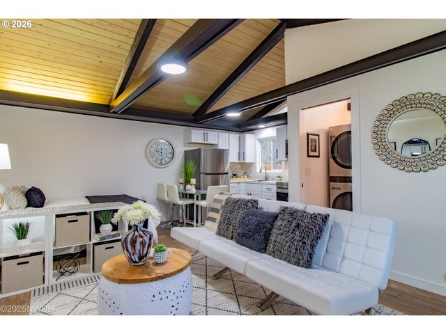 1682 HEMLOCK St, Eugene, OR 97404