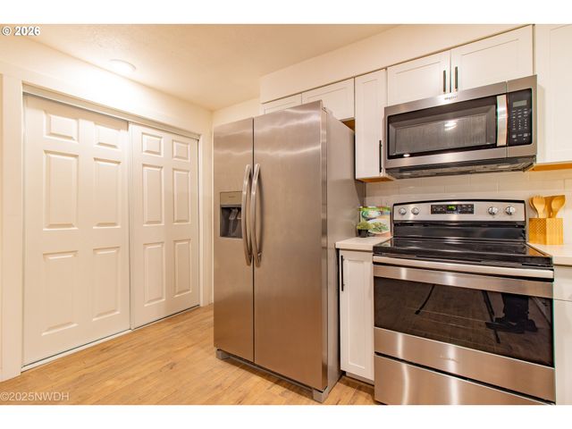 1682 HEMLOCK St, Eugene, OR 97404