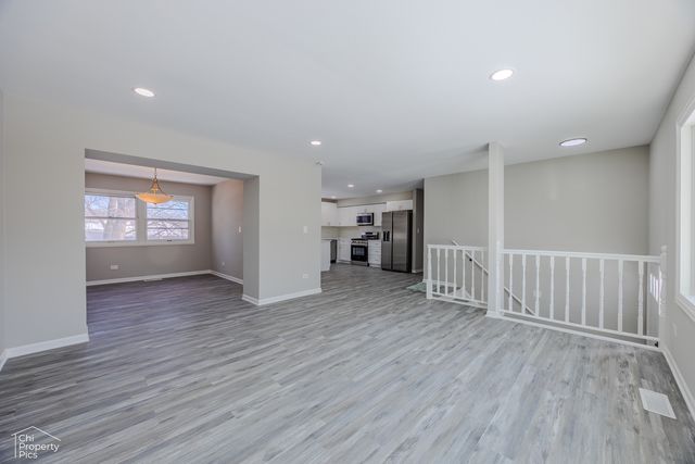 6967 Hemlock Street, Hanover Park, IL 60133