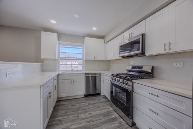 6967 Hemlock Street, Hanover Park, IL 60133