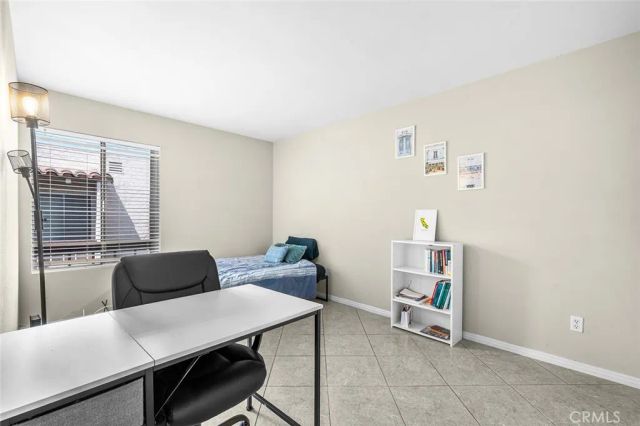 700 W La Veta, Orange, CA 92868