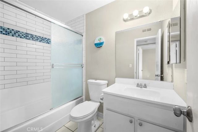 700 W La Veta, Orange, CA 92868