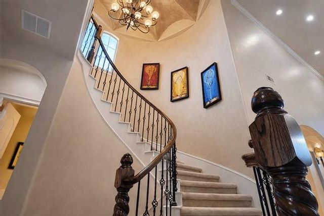 43 W Loftwood Circle, The Woodlands, TX 77382