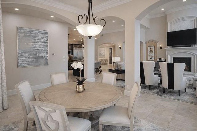 43 W Loftwood Circle, The Woodlands, TX 77382