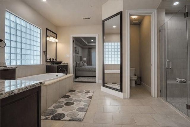 43 W Loftwood Circle, The Woodlands, TX 77382
