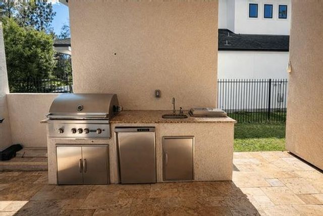 43 W Loftwood Circle, The Woodlands, TX 77382