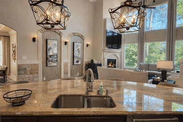 43 W Loftwood Circle, The Woodlands, TX 77382