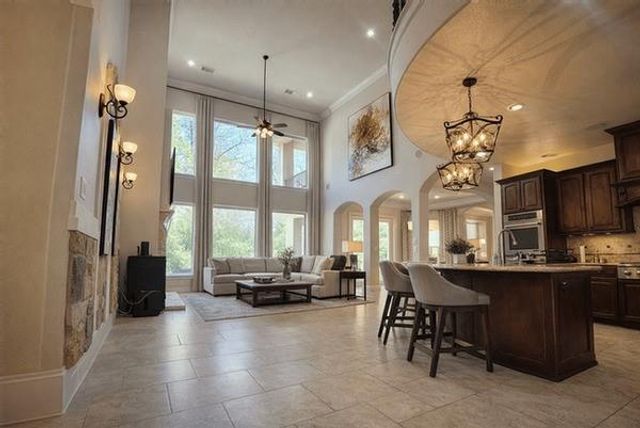 43 W Loftwood Circle, The Woodlands, TX 77382
