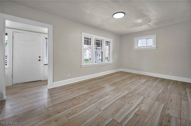 1703 Crestline Avenue, Cleveland, OH 44109