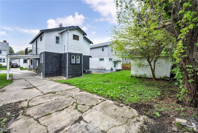 1703 Crestline Avenue, Cleveland, OH 44109