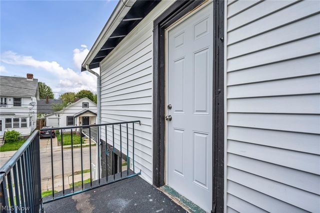 1703 Crestline Avenue, Cleveland, OH 44109