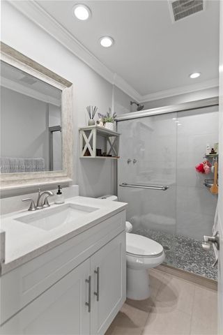 120 Golden Isles Drive 23B, Hallandale Beach, FL 33009