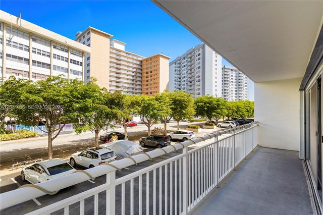120 Golden Isles Drive 23B, Hallandale Beach, FL 33009
