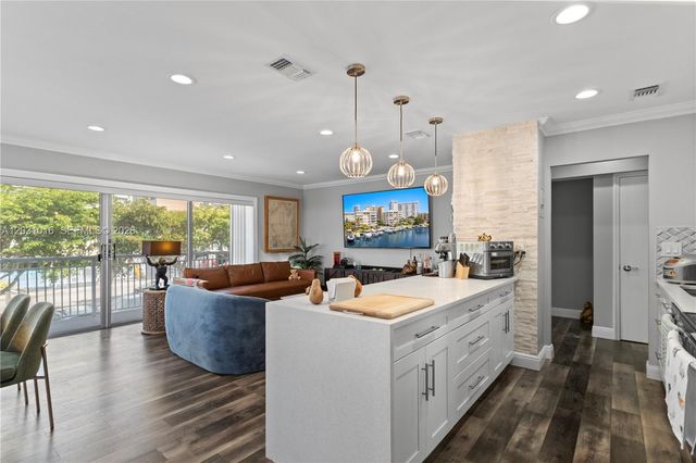 120 Golden Isles Drive 23B, Hallandale Beach, FL 33009