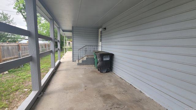 223 NASSAU DR, San Antonio, TX 78213