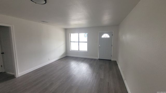 223 NASSAU DR, San Antonio, TX 78213