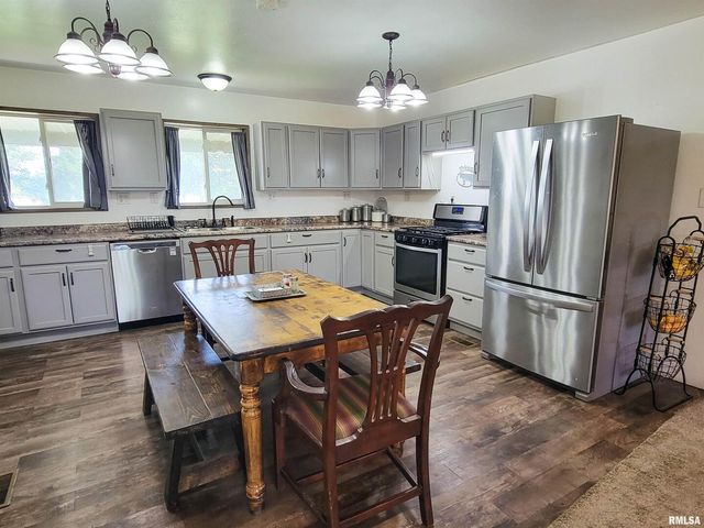 232 PALM Lane, Flora, IL 62839