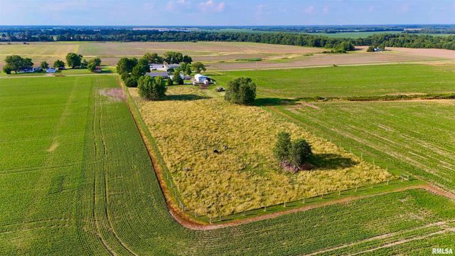 232 PALM Lane, Flora, IL 62839