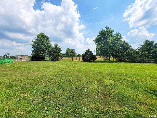 232 PALM Lane, Flora, IL 62839