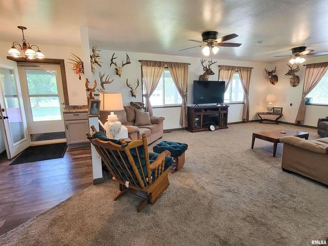 232 PALM Lane, Flora, IL 62839