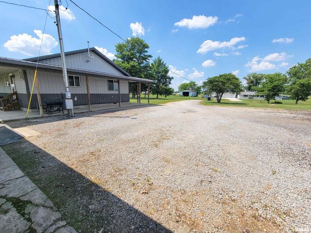 232 PALM Lane, Flora, IL 62839