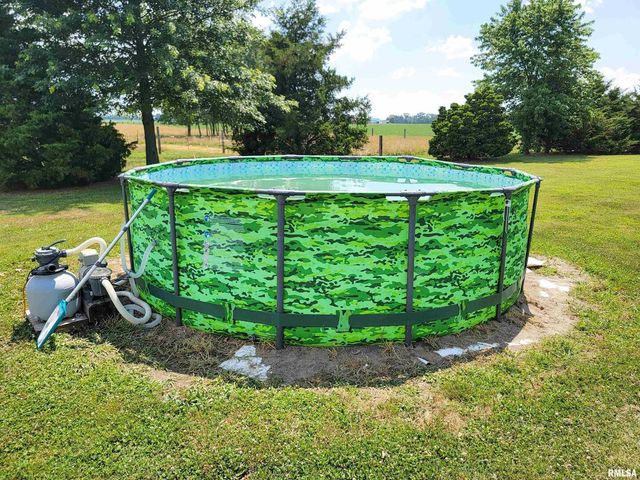 232 PALM Lane, Flora, IL 62839