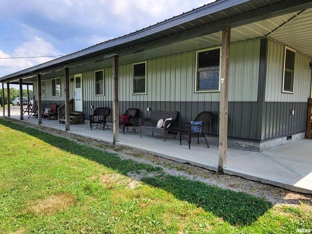 232 PALM Lane, Flora, IL 62839