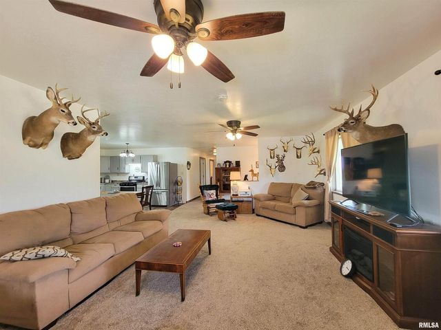 232 PALM Lane, Flora, IL 62839