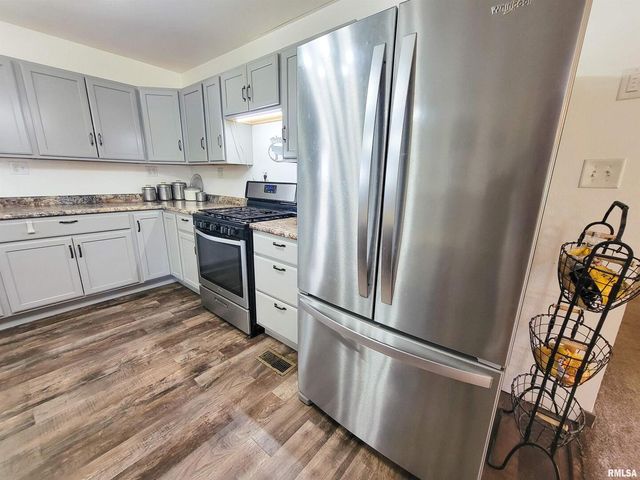 232 PALM Lane, Flora, IL 62839