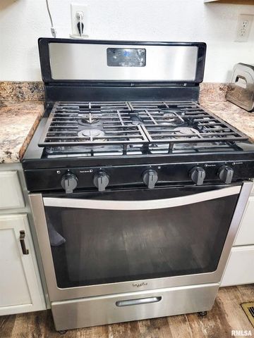 232 PALM Lane, Flora, IL 62839