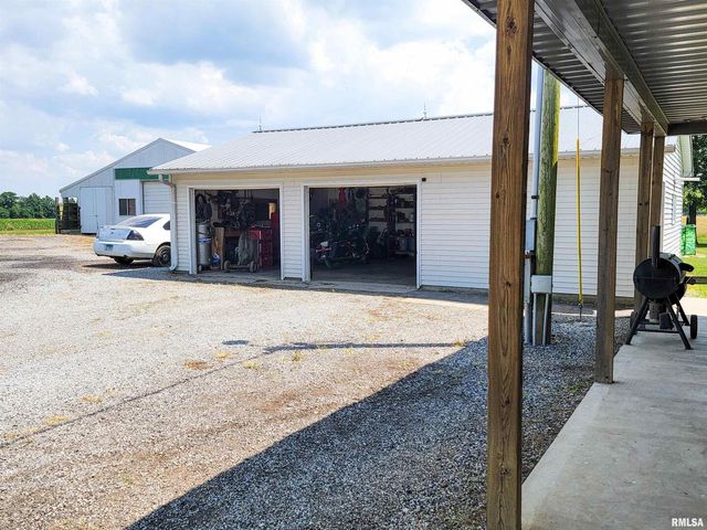 232 PALM Lane, Flora, IL 62839