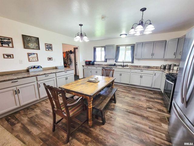 232 PALM Lane, Flora, IL 62839