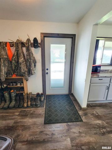 232 PALM Lane, Flora, IL 62839