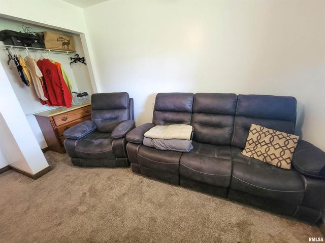 232 PALM Lane, Flora, IL 62839