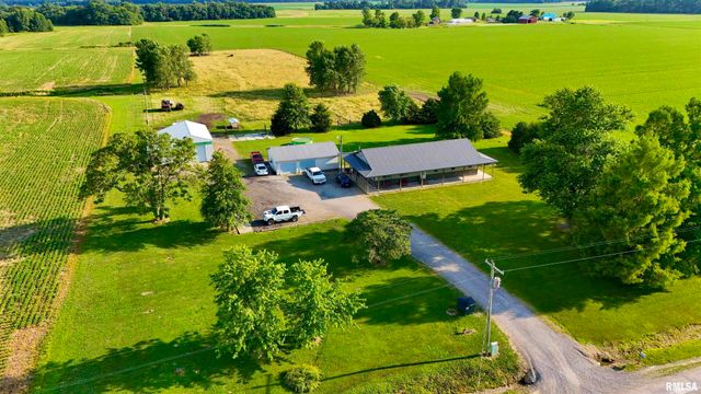 232 PALM Lane, Flora, IL 62839