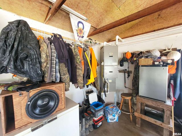 232 PALM Lane, Flora, IL 62839