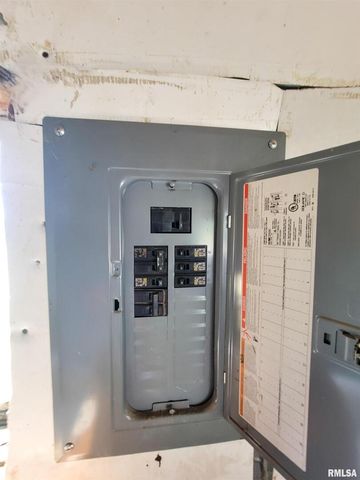 232 PALM Lane, Flora, IL 62839